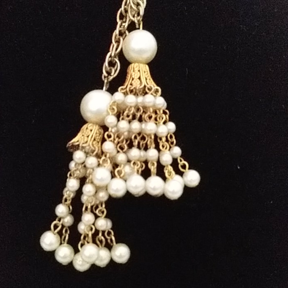 Vintage Gold Tone & Pearls Bold Necklace